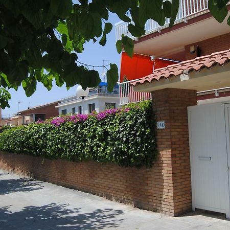 Apartamento Maraka Playa Castelldefels Dış mekan fotoğraf