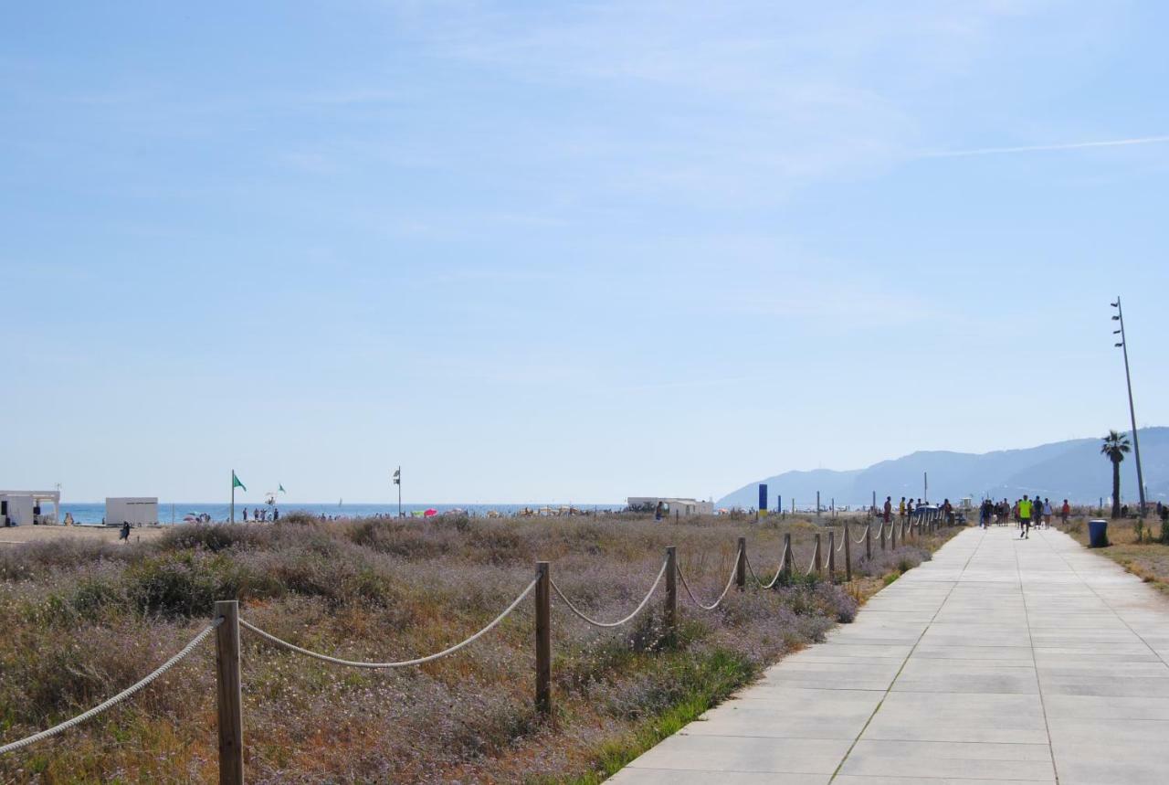 Apartamento Maraka Playa Castelldefels Dış mekan fotoğraf